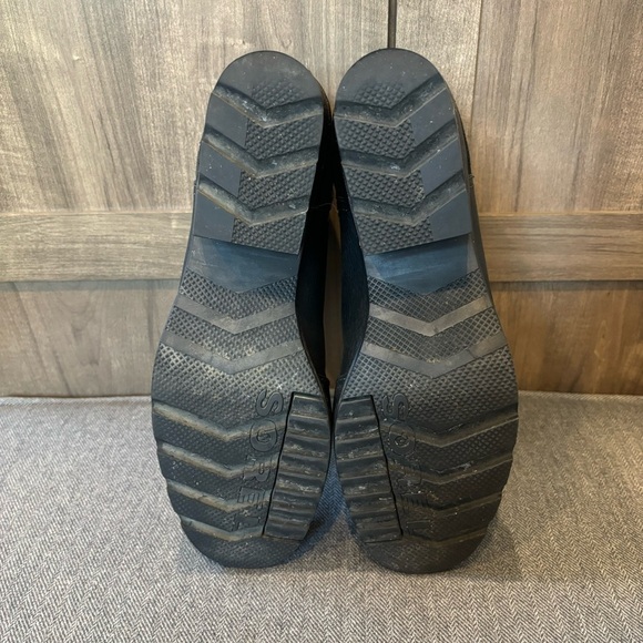 Sorel Cate Cut-Out Black Ankle Boots - Picture 12 of 12